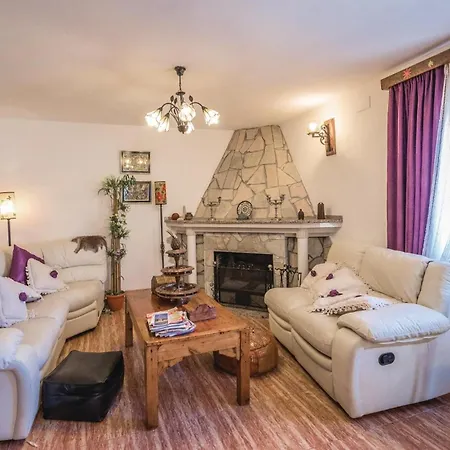 Lovely In With Kitchen Vidreres